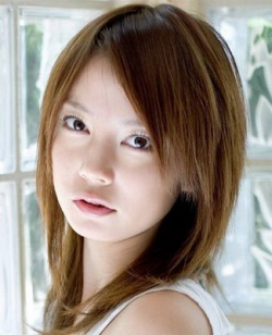 femme-japonaise-cheveux-courts
